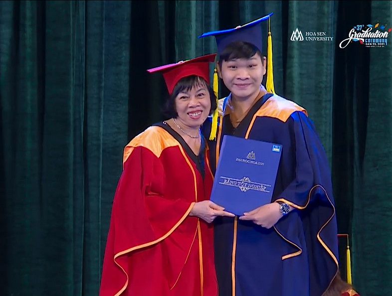 Graduation at Hoa Sen University